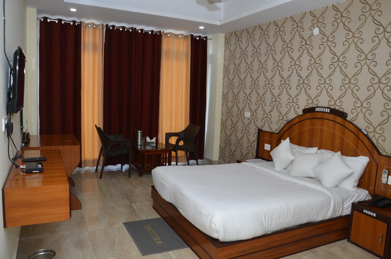 โรงแรมโชปรา เรซิเดนซี Hamirpur ภายนอก รูปภาพ